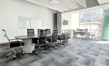 Oficina en Arriendo en A pasos del Metro El Golf