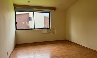 renta casa en condominio remodelada en lomas del sol