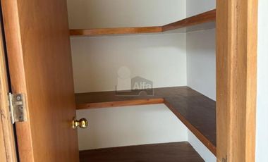 renta casa en condominio remodelada en lomas del sol