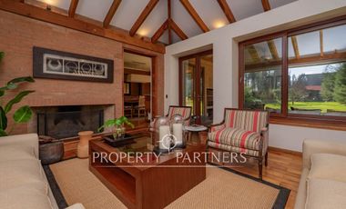 Casa estilo chileno con gran terreno y quincho en Calera de Tango