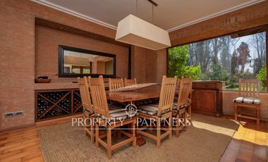 Casa estilo chileno con gran terreno y quincho en Calera de Tango