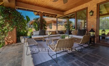 Casa estilo chileno con gran terreno y quincho en Calera de Tango