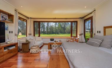 Casa estilo chileno con gran terreno y quincho en Calera de Tango