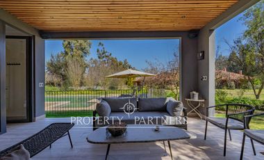 Casa estilo chileno con gran terreno y quincho en Calera de Tango