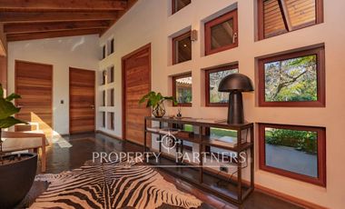 Casa estilo chileno con gran terreno y quincho en Calera de Tango