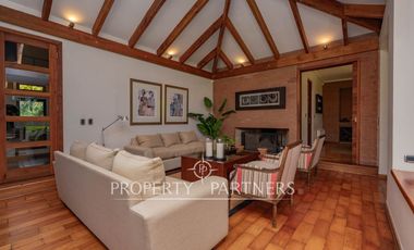 Casa estilo chileno con gran terreno y quincho en Calera de Tango