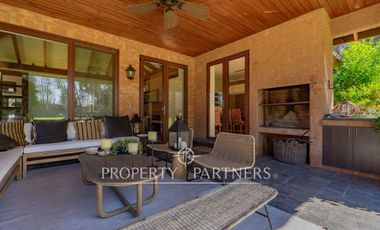 Casa estilo chileno con gran terreno y quincho en Calera de Tango