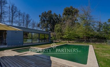 Casa estilo chileno con gran terreno y quincho en Calera de Tango