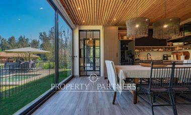 Casa estilo chileno con gran terreno y quincho en Calera de Tango