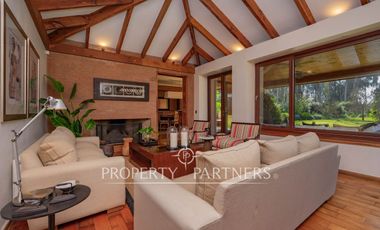 Casa estilo chileno con gran terreno y quincho en Calera de Tango