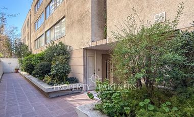 Luminoso y cómodo departamento con una ubicación privilegiada en Providencia.