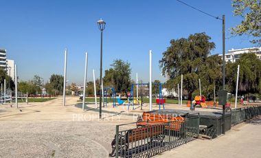 Luminoso y cómodo departamento con una ubicación privilegiada en Providencia.