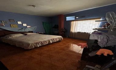 HERMOSA CASA MULTIFAMILIAR DE 4 PLANTAS EN LOMAS DE SARGENTILLO