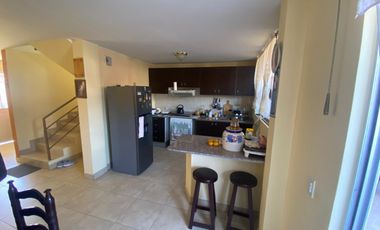 Conocoto en Venta Casa 2 Plantas sector El Dean