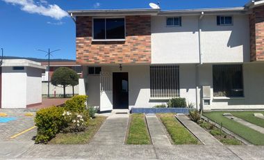Conocoto en Venta Casa 2 Plantas sector El Dean