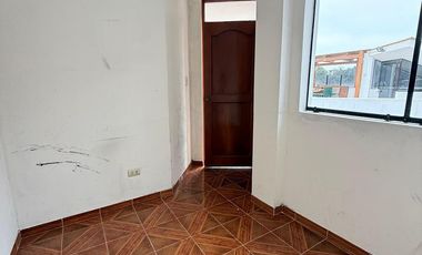 Casa Familiar frente a Parque en la urbanización Los Cedros — Chorrillos