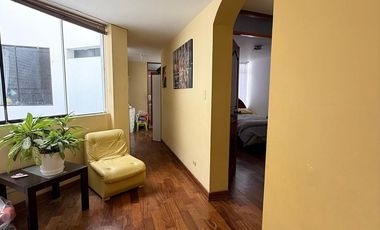 Casa Familiar frente a Parque en la urbanización Los Cedros — Chorrillos