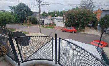 DÚPLEX EN VENTA - RANELAGH- 4 AMBIENTES C/QUINCHO Y GARAGE- USD 70.000