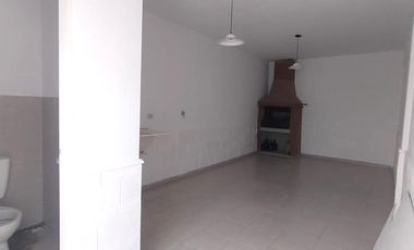 DÚPLEX EN VENTA - RANELAGH- 4 AMBIENTES C/QUINCHO Y GARAGE- USD 70.000