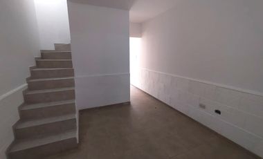 DÚPLEX EN VENTA - RANELAGH- 4 AMBIENTES C/QUINCHO Y GARAGE- USD 70.000