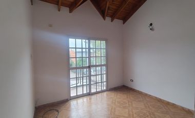 DÚPLEX EN VENTA - RANELAGH- 4 AMBIENTES C/QUINCHO Y GARAGE- USD 70.000