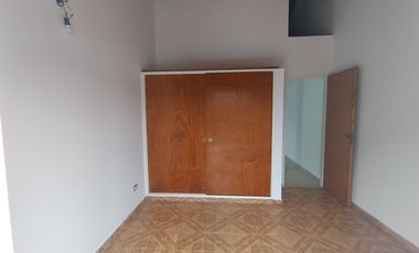 DÚPLEX EN VENTA - RANELAGH- 4 AMBIENTES C/QUINCHO Y GARAGE- USD 70.000