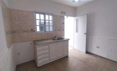 DÚPLEX EN VENTA - RANELAGH- 4 AMBIENTES C/QUINCHO Y GARAGE- USD 70.000