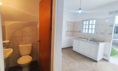 DÚPLEX EN VENTA - RANELAGH- 4 AMBIENTES C/QUINCHO Y GARAGE- USD 70.000