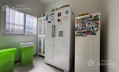 Impecable Casa 5 Amb C/ Jardin y Piscina a 2/C de Av. Maipu.