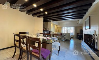 Impecable Casa 5 Amb C/ Jardin y Piscina a 2/C de Av. Maipu.