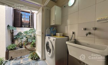 Impecable Casa 5 Amb C/ Jardin y Piscina a 2/C de Av. Maipu.