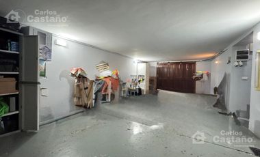 Impecable Casa 5 Amb C/ Jardin y Piscina a 2/C de Av. Maipu.