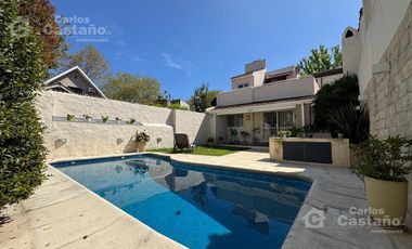 Impecable Casa 5 Amb C/ Jardin y Piscina a 2/C de Av. Maipu.