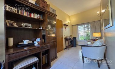 Impecable Casa 5 Amb C/ Jardin y Piscina a 2/C de Av. Maipu.