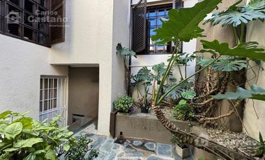 Impecable Casa 5 Amb C/ Jardin y Piscina a 2/C de Av. Maipu.