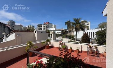Impecable Casa 5 Amb C/ Jardin y Piscina a 2/C de Av. Maipu.