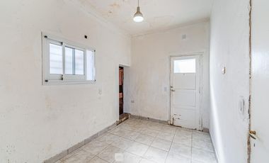 Venta - Casa 4 Ambientes - Garage - Parque - Barrio El Progreso