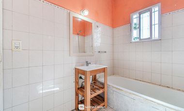 Venta - Casa 4 Ambientes - Garage - Parque - Barrio El Progreso