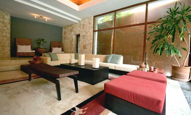 ESPECTACULAR CASA CONTEMPORÁNEA CON IMPRESIONANTE PAISAJISMO