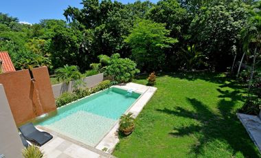 ESPECTACULAR CASA CONTEMPORÁNEA CON IMPRESIONANTE PAISAJISMO