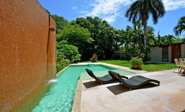 ESPECTACULAR CASA CONTEMPORÁNEA CON IMPRESIONANTE PAISAJISMO