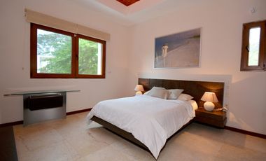 ESPECTACULAR CASA CONTEMPORÁNEA CON IMPRESIONANTE PAISAJISMO