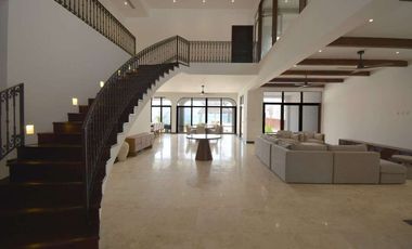 VILLA TRES LEONES FRENTE AL MAR EN PLAYA PARAISO