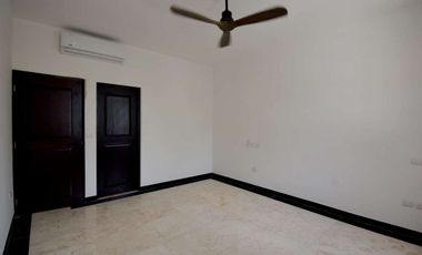 VILLA TRES LEONES FRENTE AL MAR EN PLAYA PARAISO