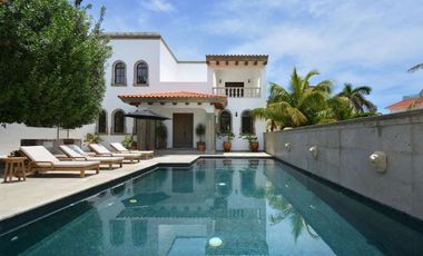 VILLA TRES LEONES FRENTE AL MAR EN PLAYA PARAISO