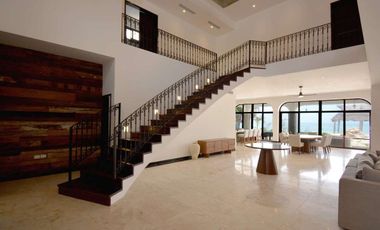 VILLA TRES LEONES FRENTE AL MAR EN PLAYA PARAISO