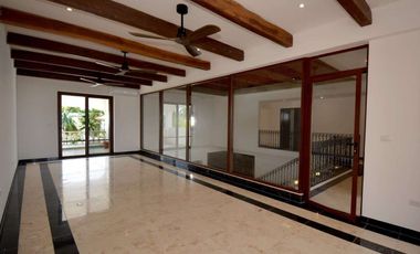 VILLA TRES LEONES FRENTE AL MAR EN PLAYA PARAISO