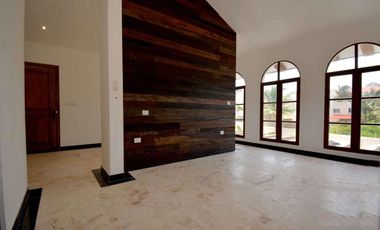 VILLA TRES LEONES FRENTE AL MAR EN PLAYA PARAISO