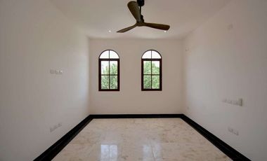 VILLA TRES LEONES FRENTE AL MAR EN PLAYA PARAISO