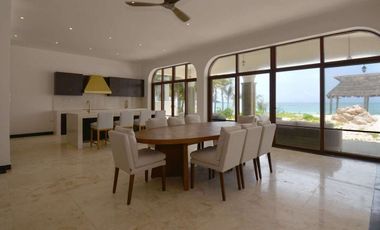 VILLA TRES LEONES FRENTE AL MAR EN PLAYA PARAISO